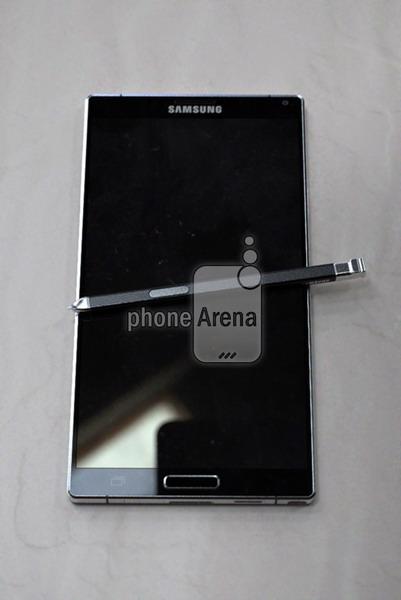 三星GALAXY Note 4真机曝光 金属边框设计