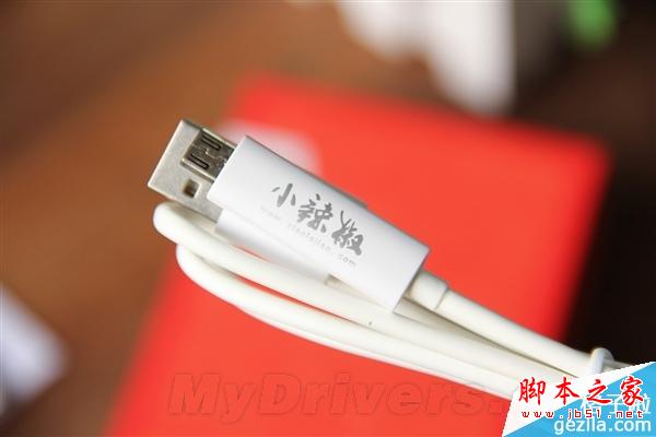 2000万摄像头！小辣椒5开箱图赏：蜀锦后壳