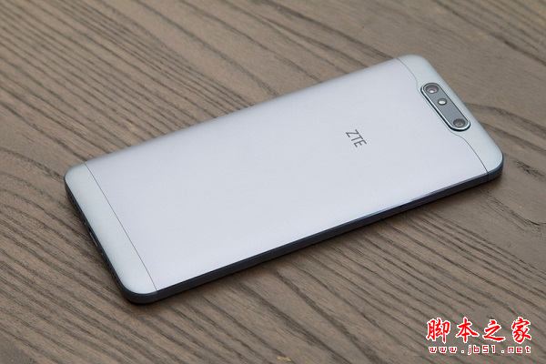 小米5C和中兴BladeV8哪个值得买？中兴BladeV8和小米5C全面区别对比评测图解
