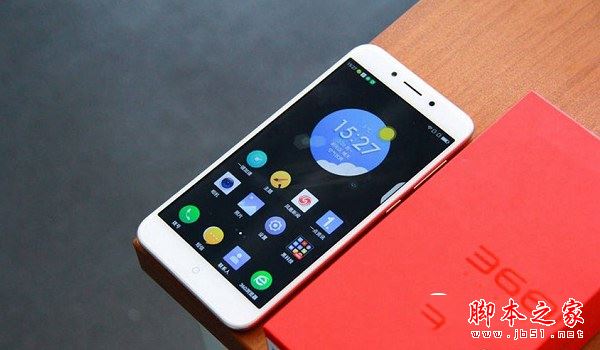 360N5和中兴Blade V8哪个值得买？中兴Blade V8与360手机N5全面区别对比评测图解