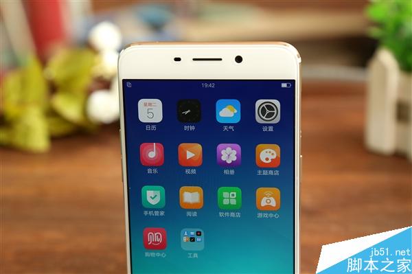 更喜欢哪个？金色/玫瑰金OPPO R9对比图赏