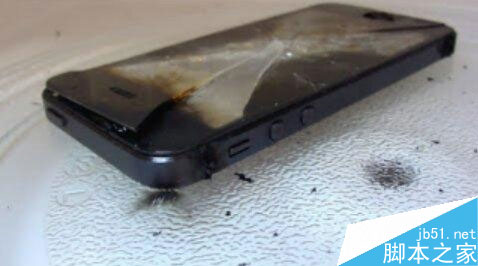 iOS 8支持微波炉充电？还真有人试…