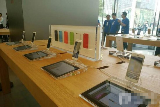 国行iPhone6上市 土豪金版64GB iPhone6 Plus是最爱