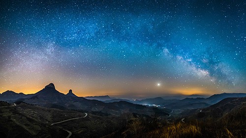 教你拍摄夜空最璀璨的风景 脚本之家