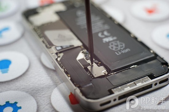 仅需60元 手把手教你换掉iPhone4s电池