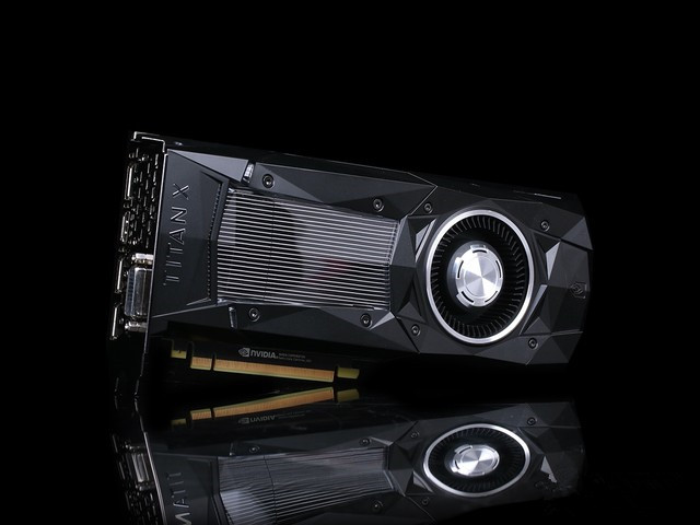 地球最强单芯卡王 NVIDIA TITAN X首测 