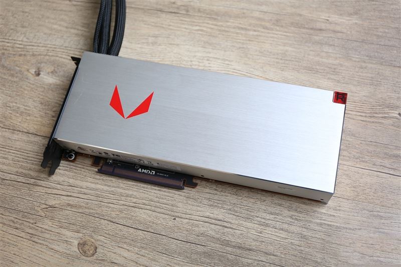 GTX 1070/1080杀手来袭！AMD RX Vega 56/64显卡首发评测