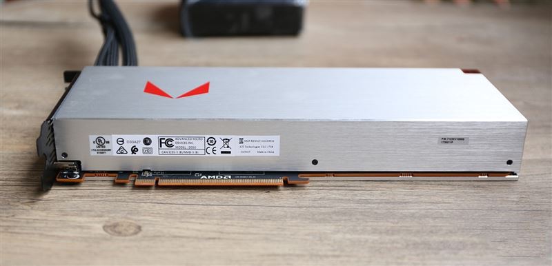 GTX 1070/1080杀手来袭！AMD RX Vega 56/64显卡首发评测