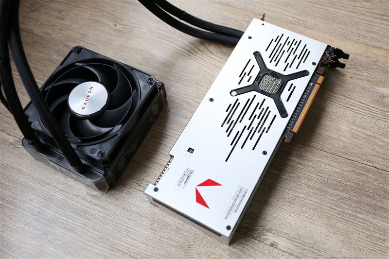 GTX 1070/1080杀手来袭！AMD RX Vega 56/64显卡首发评测