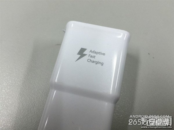 Galaxy S6国行充电器拆解：充电很快哟