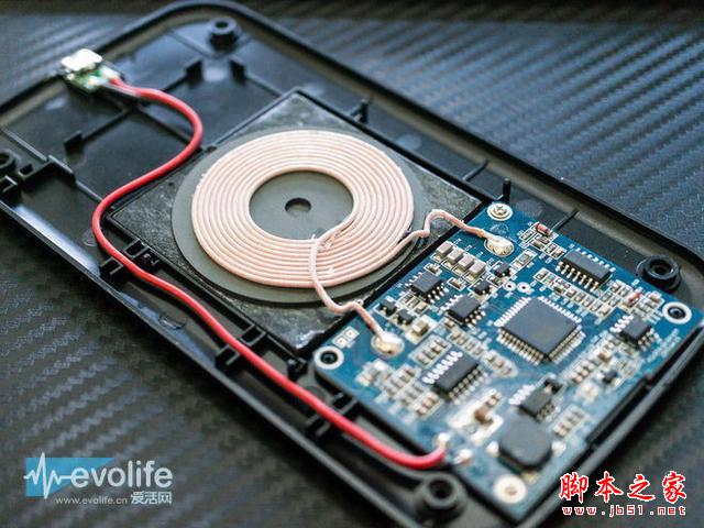 用上LUXA2 TX-200无线充电板后 我已经不想再碰那些USB线缆了
