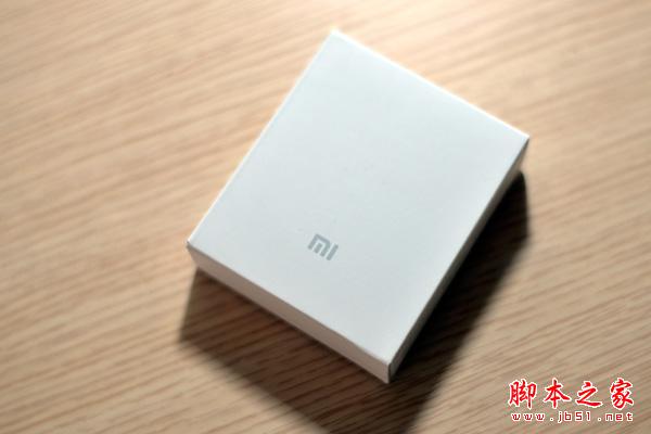 精致小手雷 小米69元移动电源开箱体验