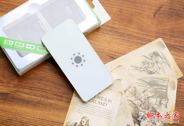 iPhone也能无线充电？WiPack无线充电移动电源真牛叉