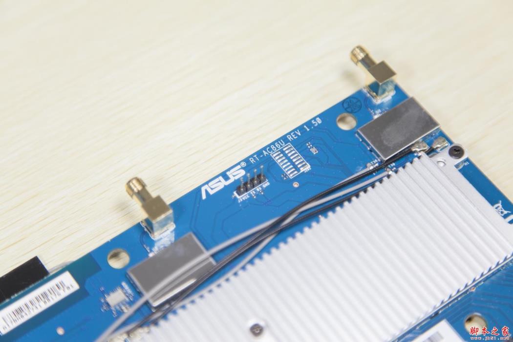 华硕 RT-AC86U 路由器拆解评测