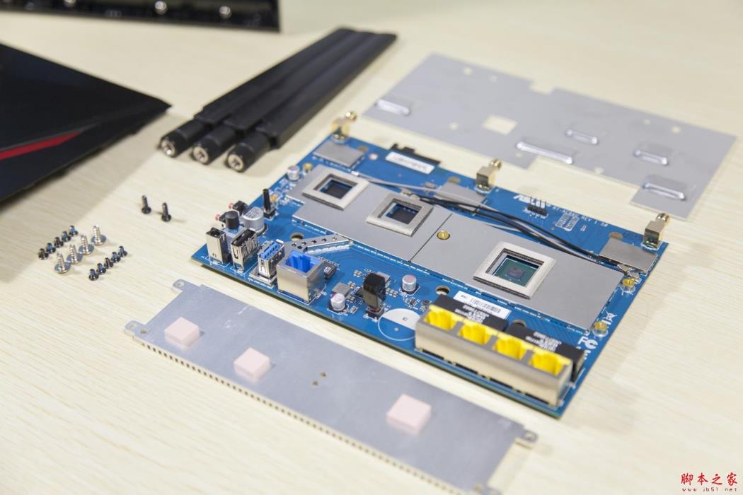 华硕 RT-AC86U 路由器拆解评测