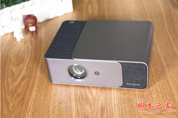 可投300英寸巨幕 当贝投影F1开箱图赏