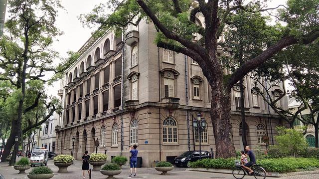原来华为也有移动电源AP006，顺道分享华为P8沙面随拍