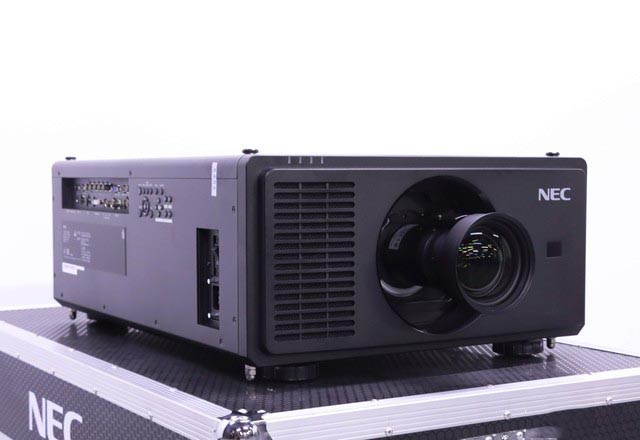 亮度超20000流明 NEC双色激光工程投影机评测 