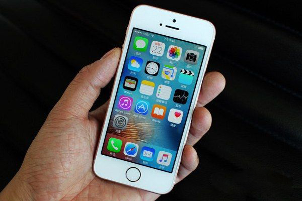 iPhone SE怎么装卡 iPhoneSE SIM卡安装教程