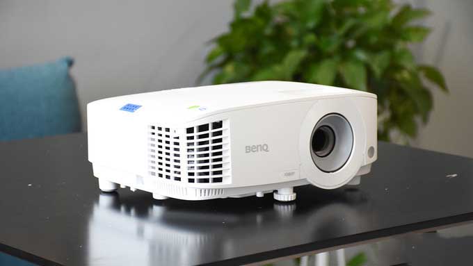 工作室及中小企业首选 明基E580商务智能投影仪