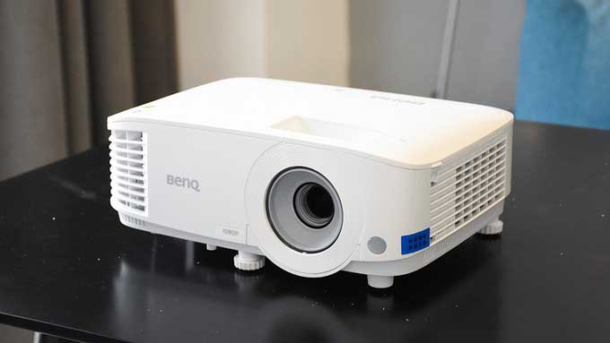 工作室及中小企业首选 明基E580商务智能投影仪