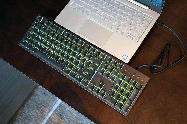 强悍是本分，低调是本能，杜咖Taurus K310 RGB机械键盘上手