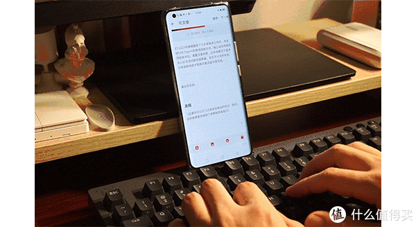 104键位，TTC红轴，可有线可无线也可蓝牙:TT G521飞行家三模机械键盘