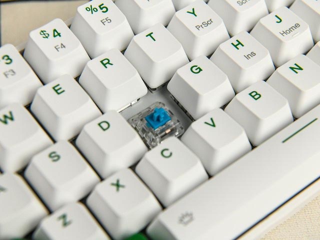 达尔优EK861机械键盘评测 蓝牙双模可爱配色 