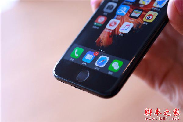 iPhone7和7Plus哪个性价比高？iPhone7和7Plus哪个更值得买