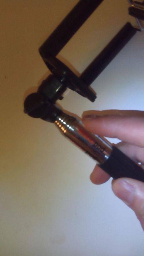 如何安装使用手动式自拍神器