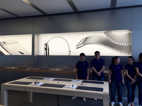 Apple Watch今日开卖：12万的戴上啥感觉？