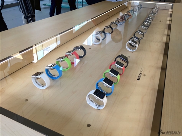 Apple Watch今日开卖：12万的戴上啥感觉？