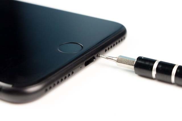 iPhone7 Plus后盖怎么打开 iPhone7 Plus拆后盖图文教程