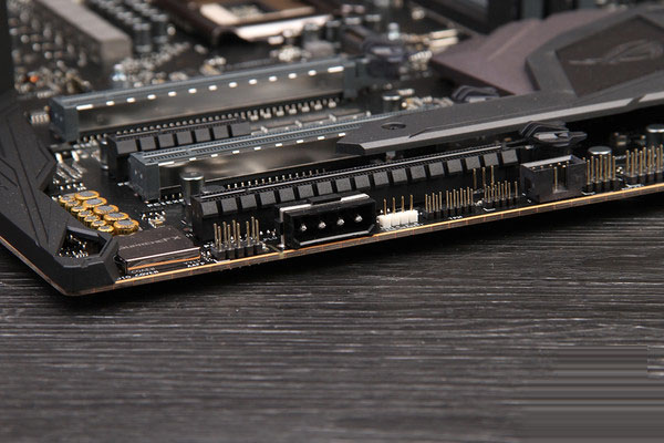 ROG M9E