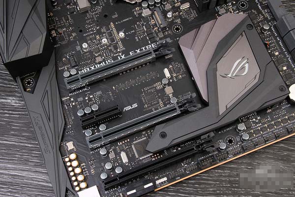 ROG M9E
