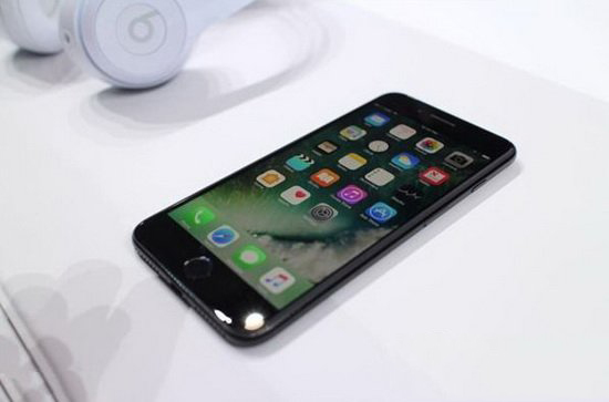 iphone7亮黑色好还是磨砂黑好 iphone7亮黑色和磨砂黑对比区别5
