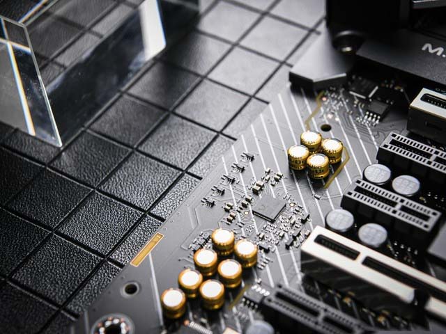 七彩虹Z490首测 