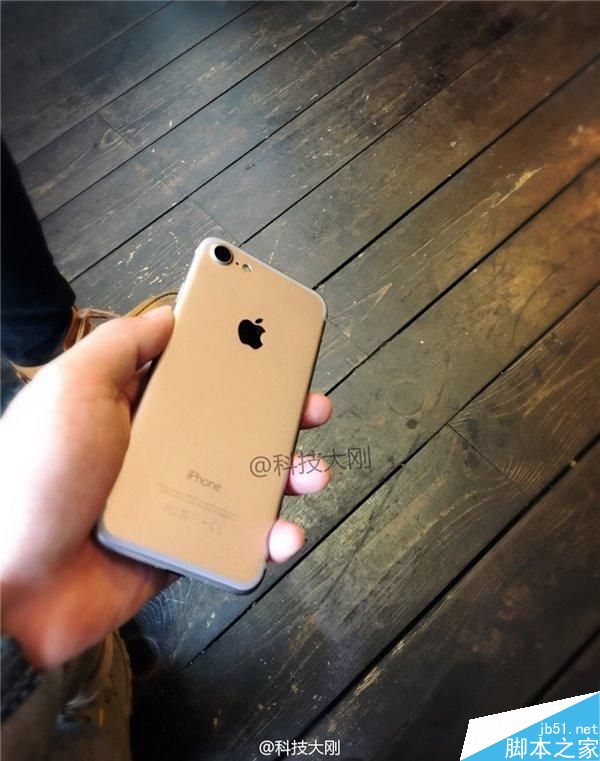 iPhone 7、7 Plus、7 Pro外形齐曝光！