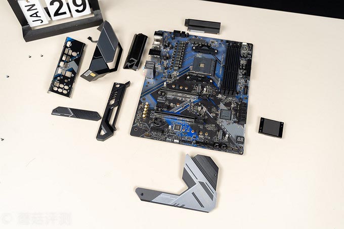 一块性价比超高的B550主板、华擎（ASRock）B550 Extreme4极限玩家主板 评测