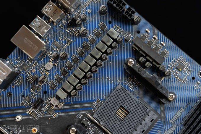 一块性价比超高的B550主板、华擎（ASRock）B550 Extreme4极限玩家主板 评测