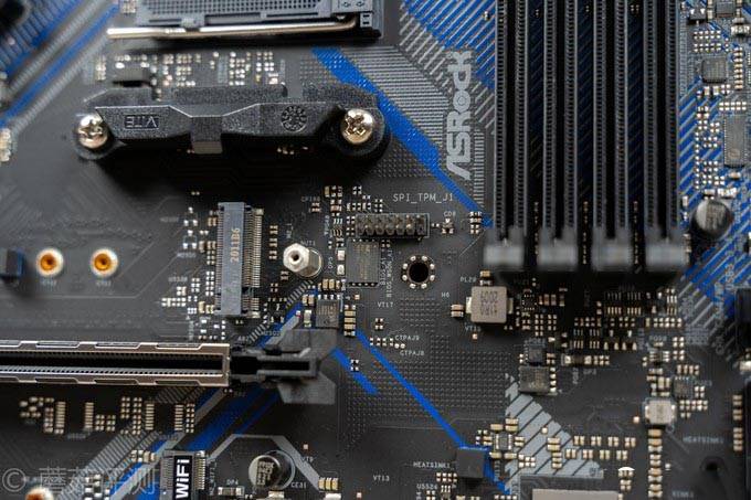 一块性价比超高的B550主板、华擎（ASRock）B550 Extreme4极限玩家主板 评测