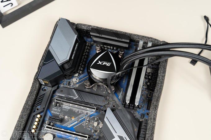 一块性价比超高的B550主板、华擎（ASRock）B550 Extreme4极限玩家主板 评测