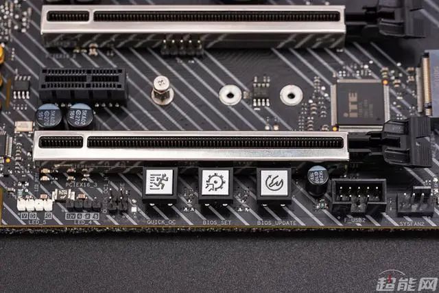 iGame Z490 Vulcan X主板评测：均衡的十代酷睿座驾