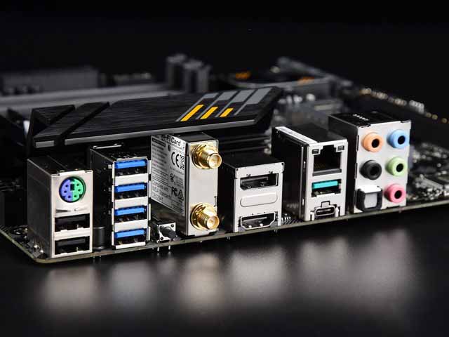 一炮带飞3800XT 华硕B550重炮手WiFi主板评测 